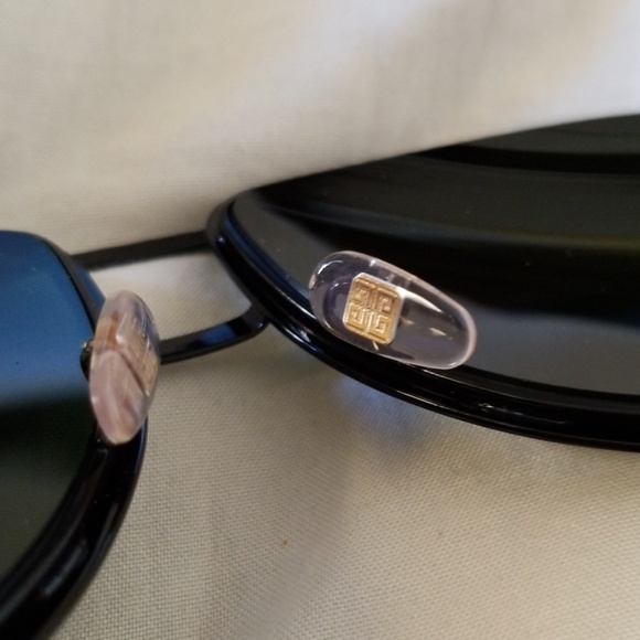 Givenchy sunglasses - Picture 7 of 8